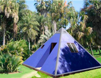 Bungalow piramidal azul